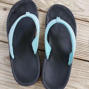 Olukai Ohana women's size 10 Sea Glass / Black